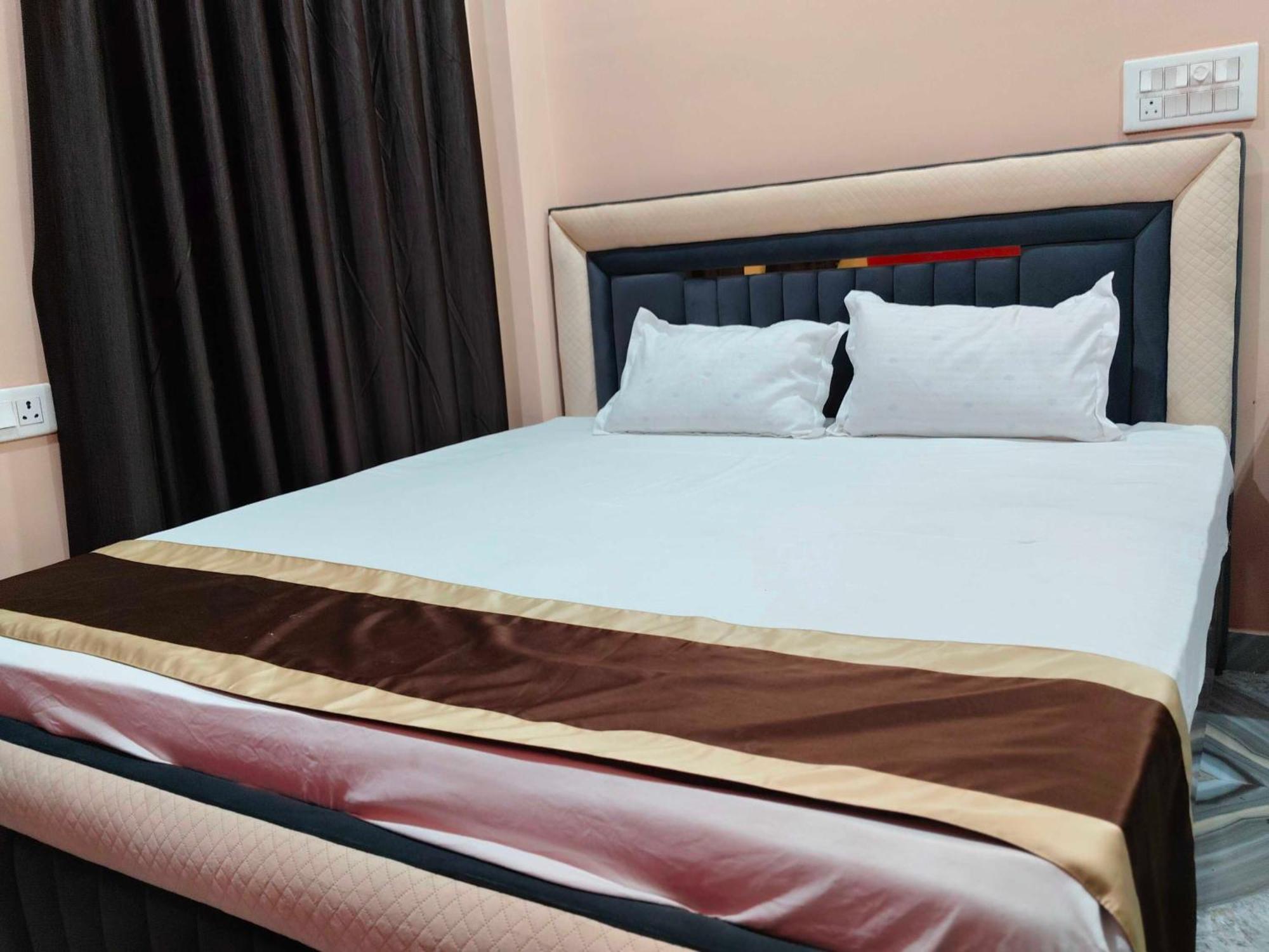 Hotel O The Lavish Landmark Danapur Exterior photo